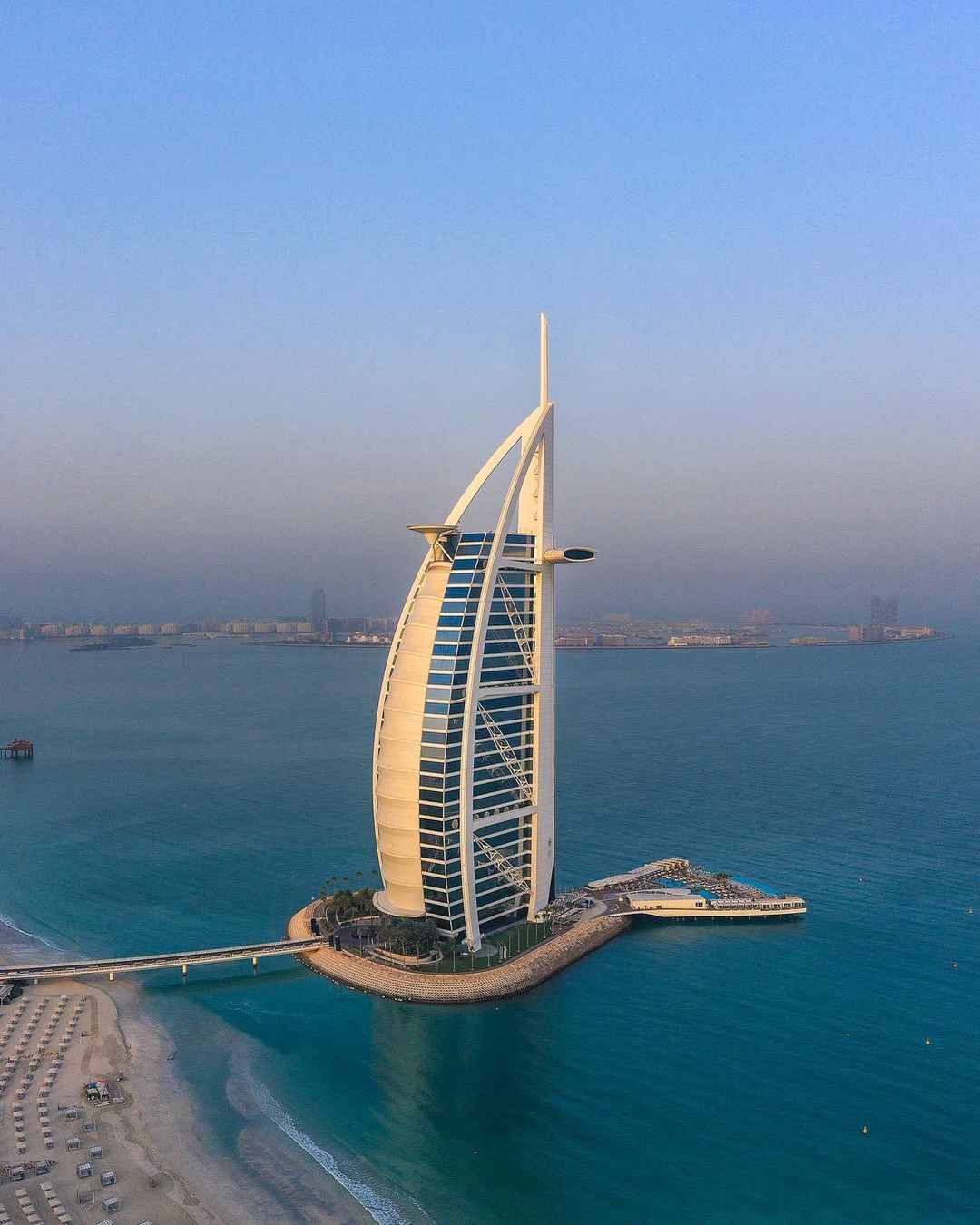 Gulf Family Firms Face Succession Shift as Women Step Into Boardrooms